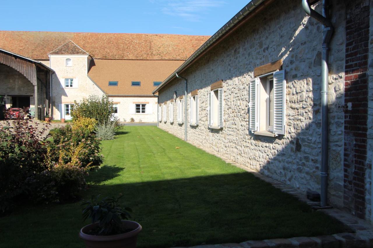 Gîtes de la Bergerie Villeneuve-sous-Dammartin Exterior foto